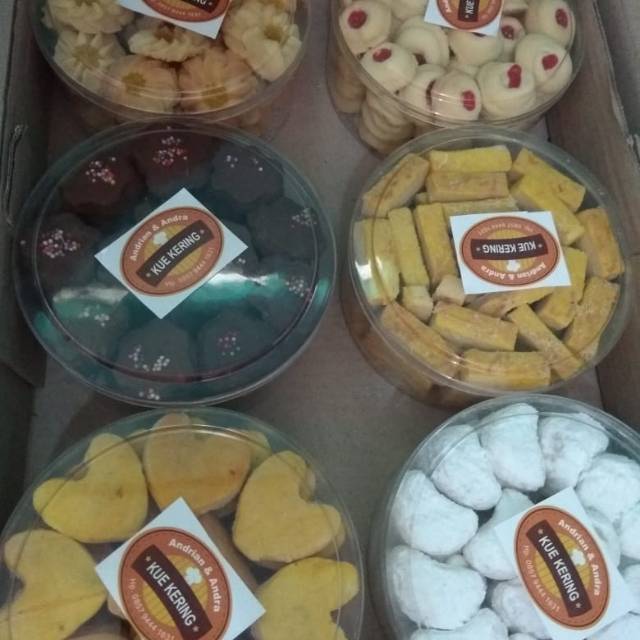 

Kue Kering 1 Paket Isi 6 Toples Harga 180 Ribu