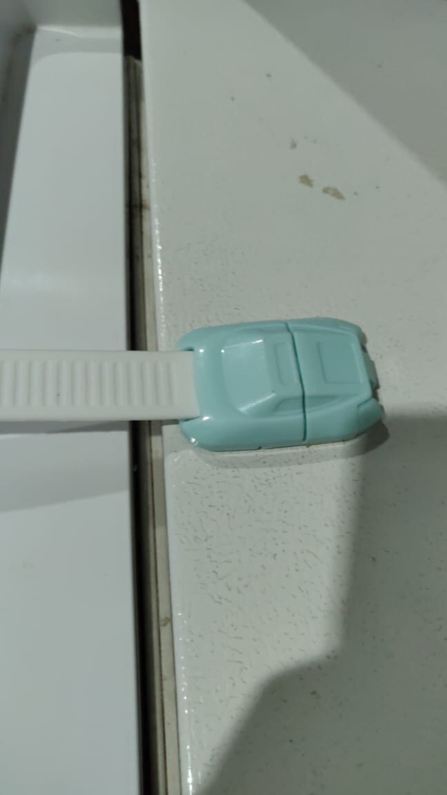 Sabuk Pengunci Pintu Lemari / Kulkas Dgn Model Dapat Disesuaikan Kode 1441