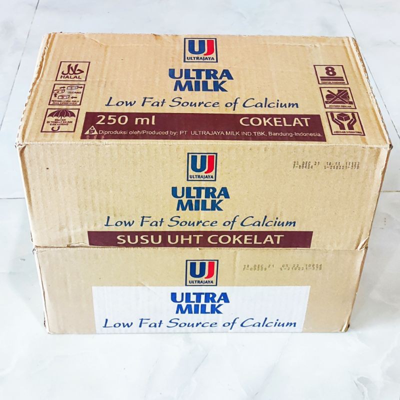 Susu Ultra Milk Low Fat 250 ml 1 Dus isi 24pcs khusus Gojek&Grab
