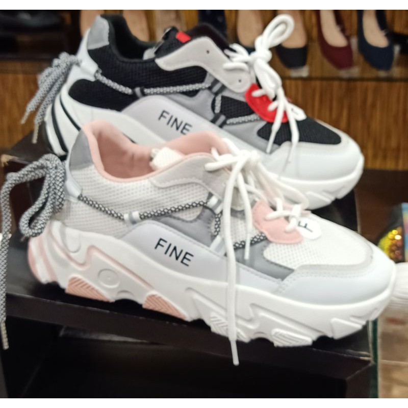SEPATU SNEAKERS WANITA MEREK GENNY