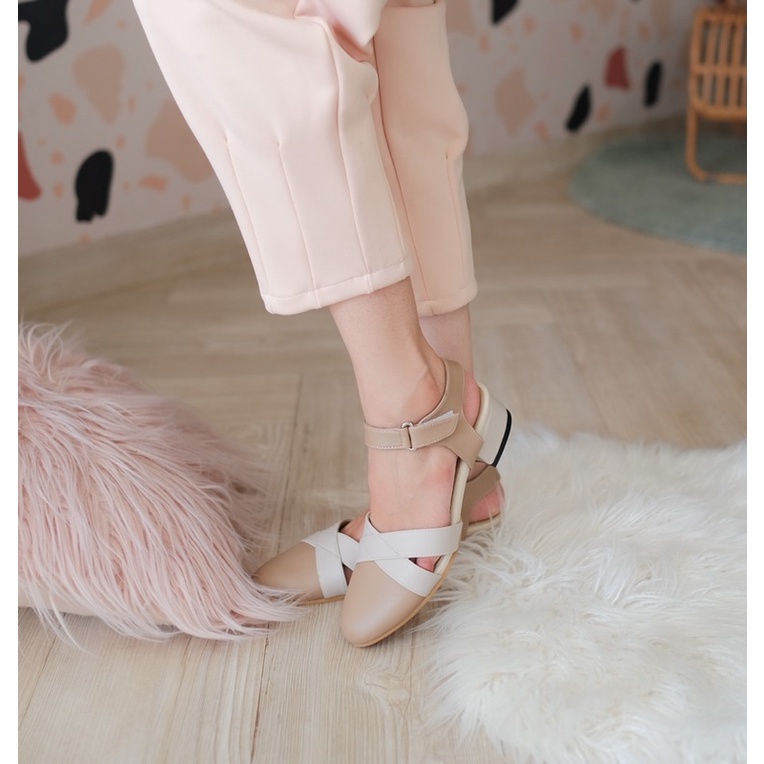 WIKKY HEELS - Sepatu wanita / heels wanita