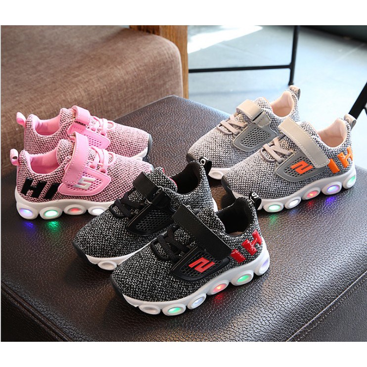 Sepatu fhesion Sports sneaker lampu LED keren Anak-anak 5,5Tahun Size 29