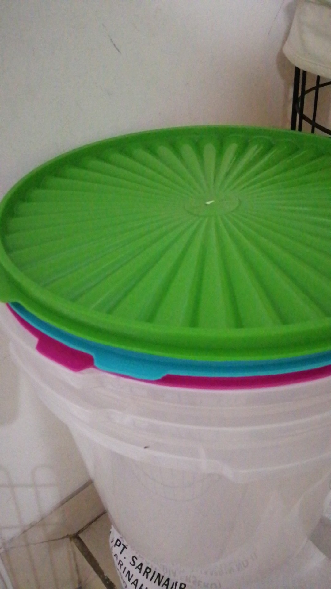 3 Pcs Toples Pelastik Uk 16 Liter (tempat Kerupuk) Merek Clio