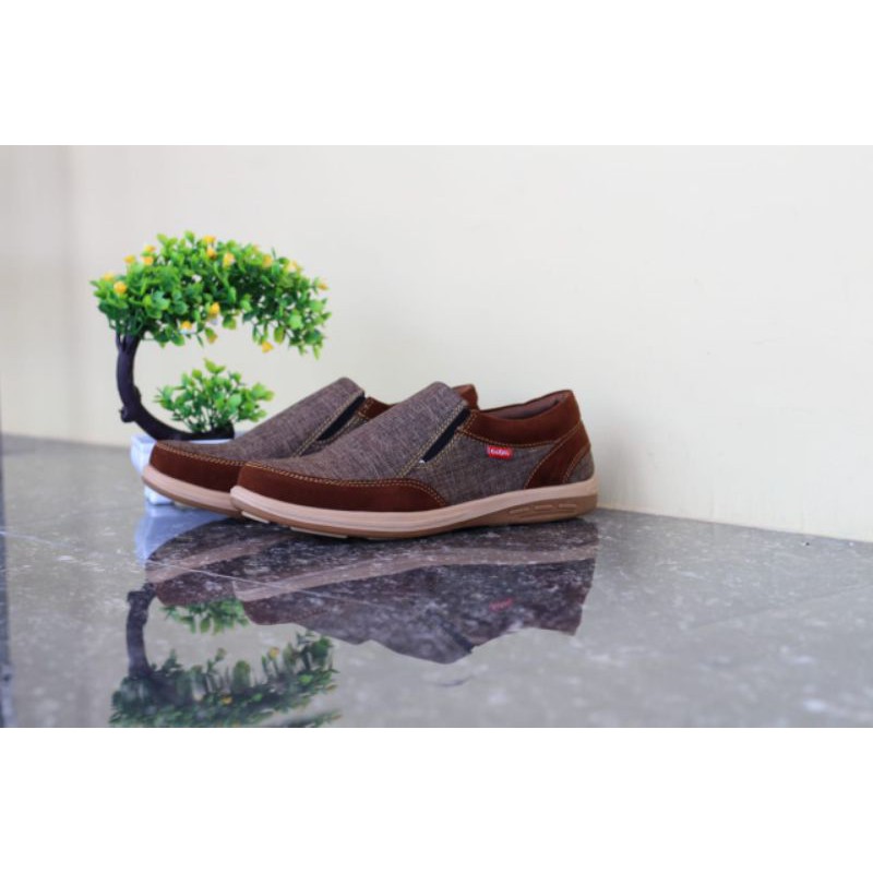 SEPATU CASUAL COWOK -SEPATU SLIP ONE - SEPATU SANTAI KANTOR.-Tan