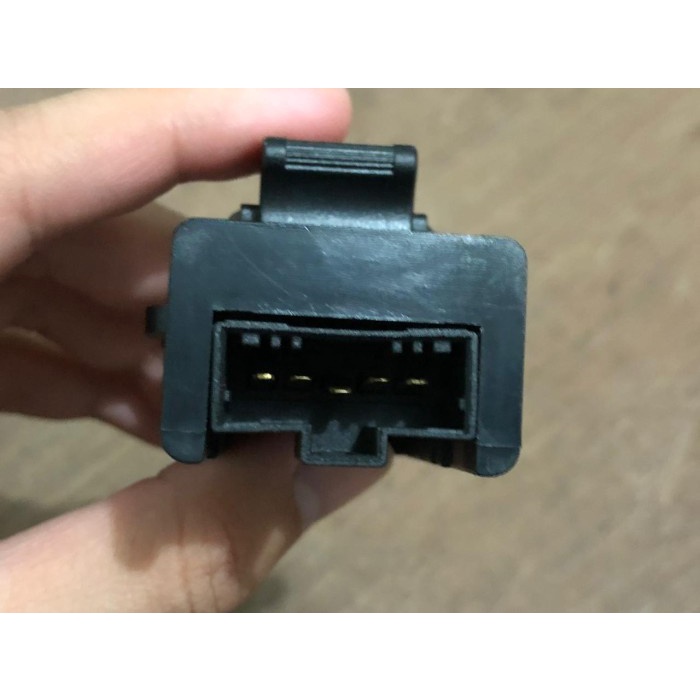 Tombol Power Window Stream