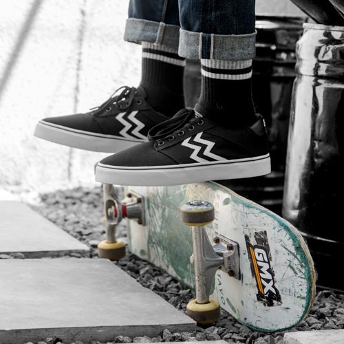 Sepatu GMX x Mike Milford - GAVIN BLACK WHITE STZ Original