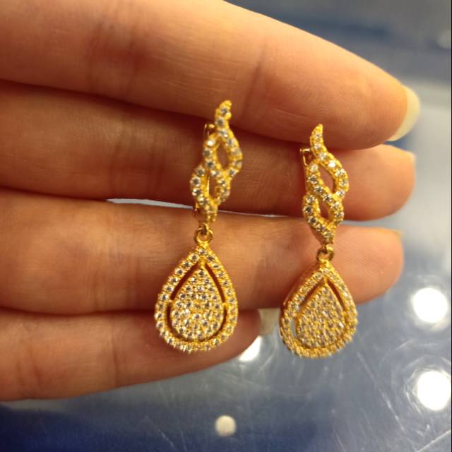 Anting zircon wynn 7648