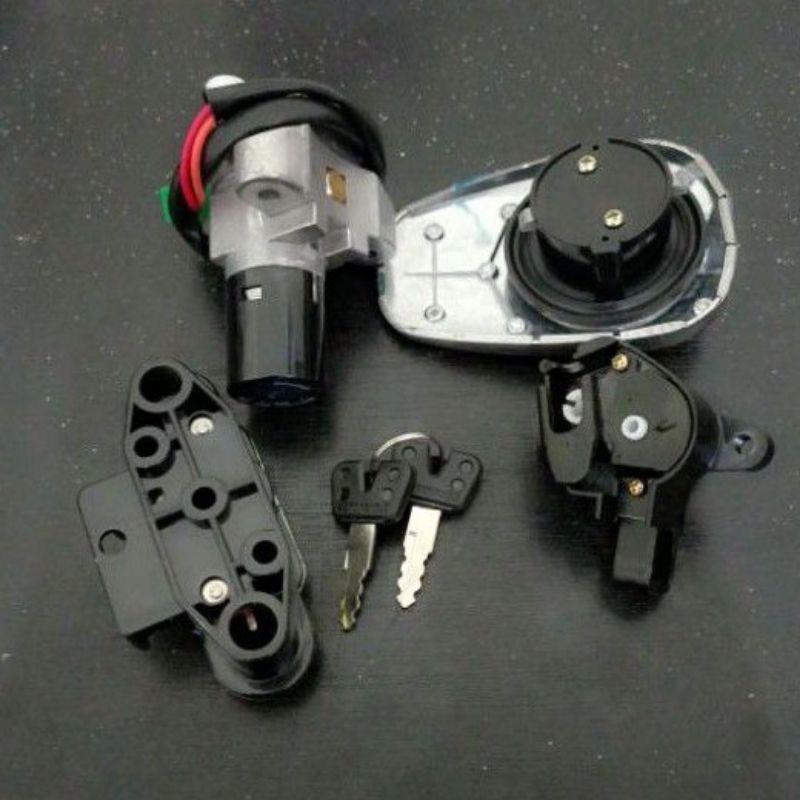 KUNCI KONTAK KEY SET PLUS TUTUP TANGKI SUZUKI THUNDER 125 THUNDER 125 KOMPLIT NON ORIGINAL