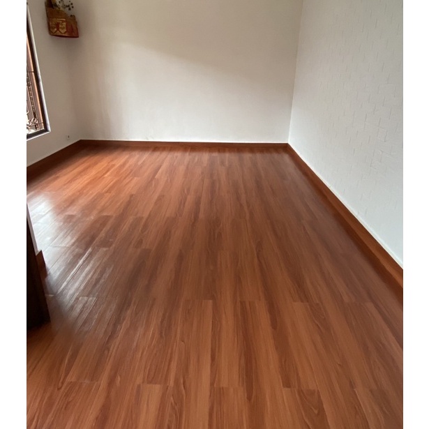 Vinyl Lantai Kayu 91 x 15 cm Sudah Ada Lem
