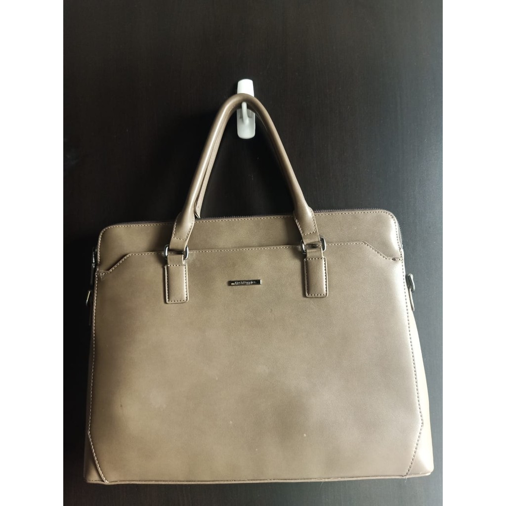 TAS LAPTOP HUSH PUPPIES ORIGINAL PRELOVED