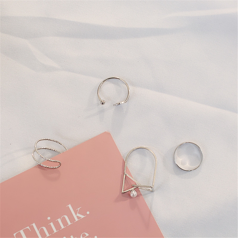 4pcs Set Perhiasan Cincin Metal Simple Model Segitiga Hipster untuk Wanita