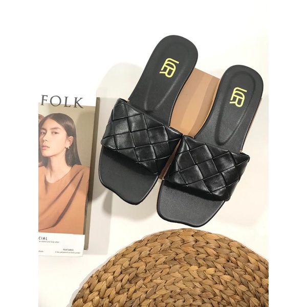 Sandal Slop Motif Anyaman Import LCR 2135-1 dan 2135-3-Hitam 2135-1