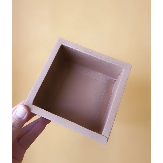 

Dus mika polos uk. 11x11x6 cm " S " ( 1 pack isi 5 pcs dus )