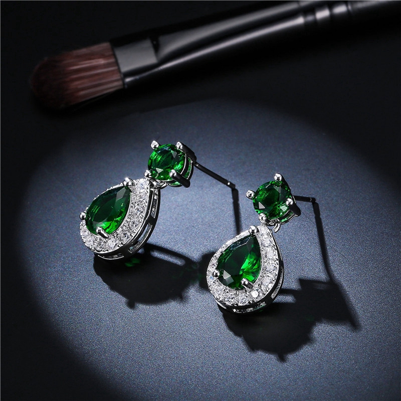 Berlian Emerald Anting-Anting Drop Berbentuk Kristal Hijau Telinga Perhiasan