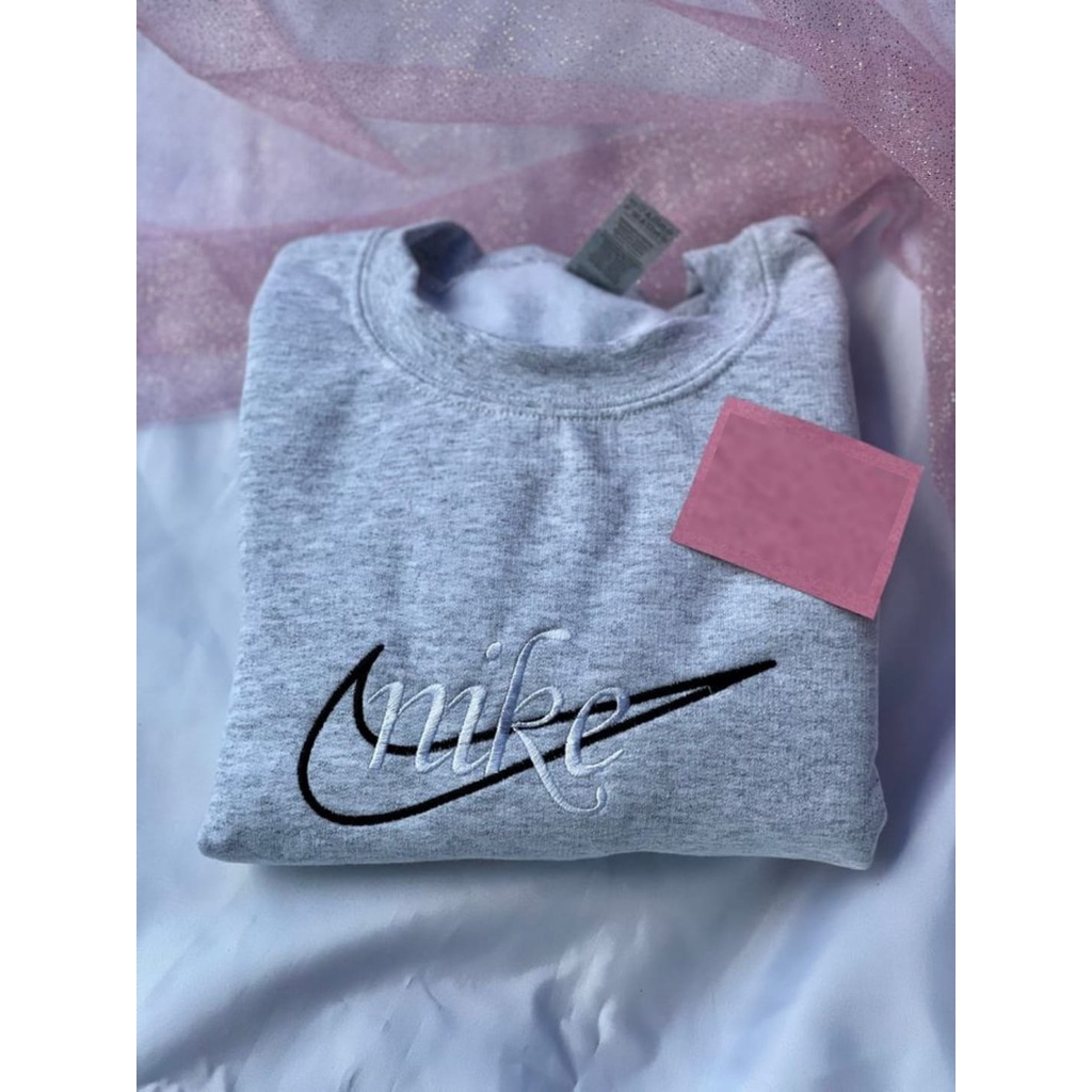 SWEATER CASUAL UNISEX NIKEE TEXT ART BORDIR FLEECE TEBAL LEMBUT MURAH TERLARIS'