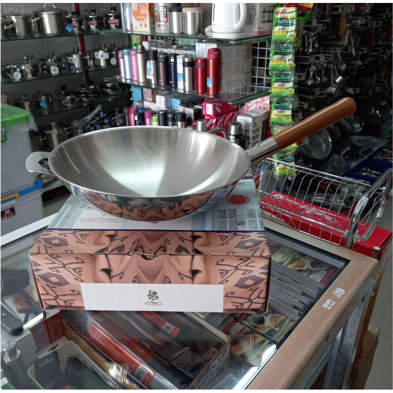 176390 Chinese Wok Vitalux 3Ply 30cm Teak Wood Handle, Zebra Thailand