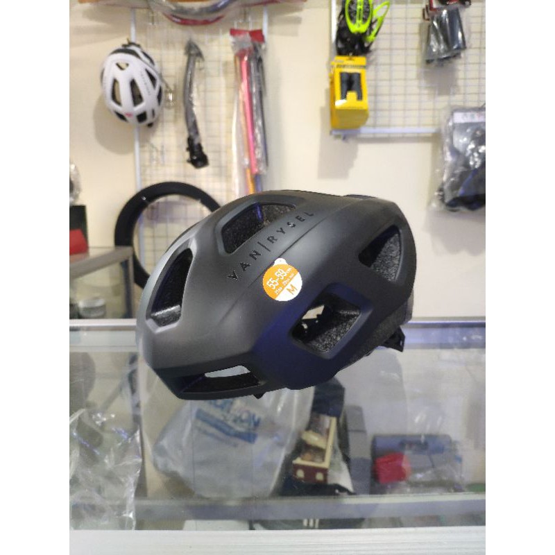 VAN RYSEL R100 helm sepeda