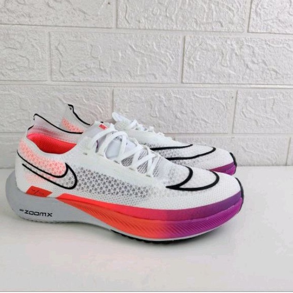 Sepatu NIKE ZOOM X STREAKFLY