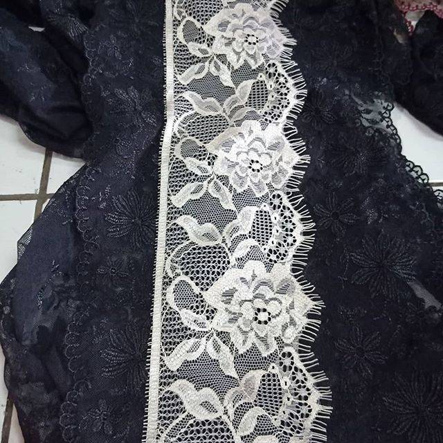 

Renda Paris * kumis* baby gold 8 cm 3 yard