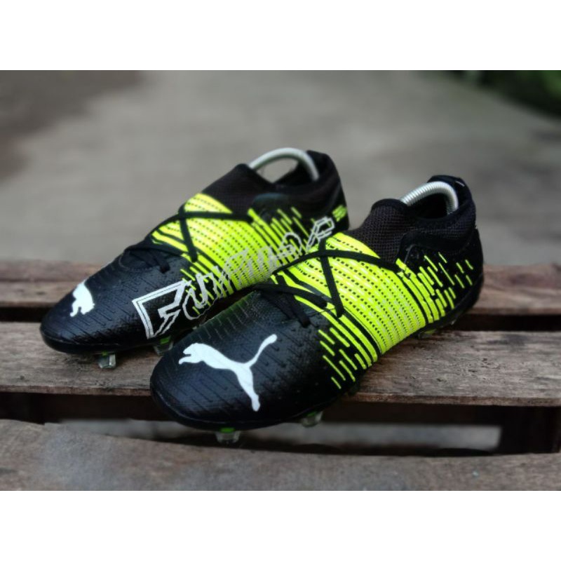 TERBARUU Sepatu Bola Puma Future Hitam Stabilo Komponen