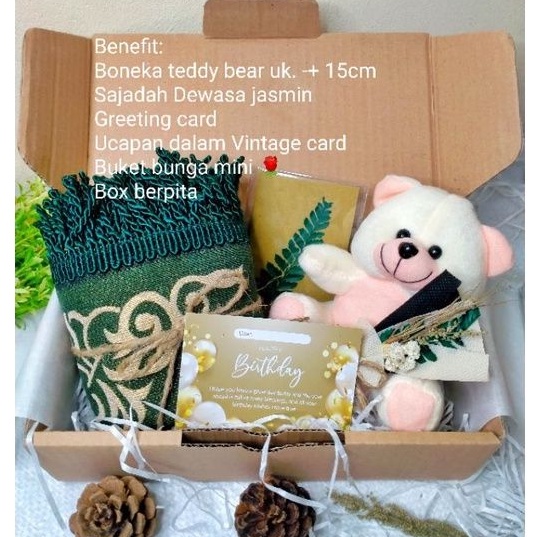 KADO CEWEK BONEKA / HAMPERS ULANG TAHUN  / KADO WISUDA