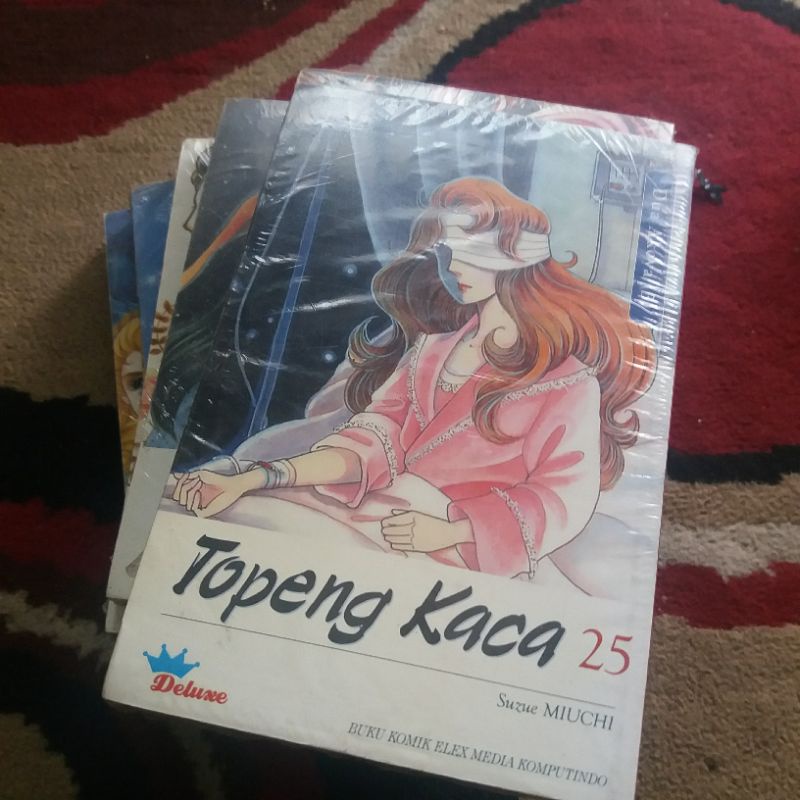 Komik Topeng Kaca Deluxe
