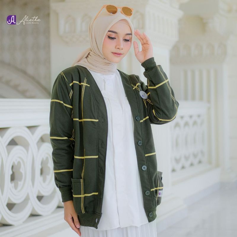 Larissa Cardi by Alietha