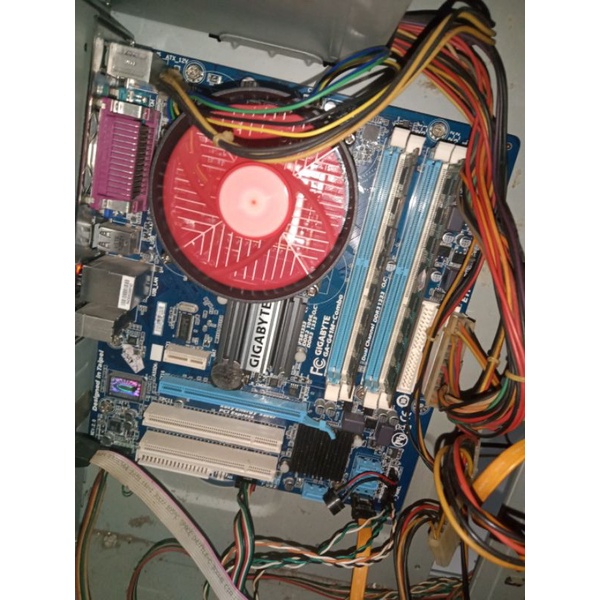 mobo Gigabyte g41 combo + procie c2q q8200 + ram 4gb ddr3