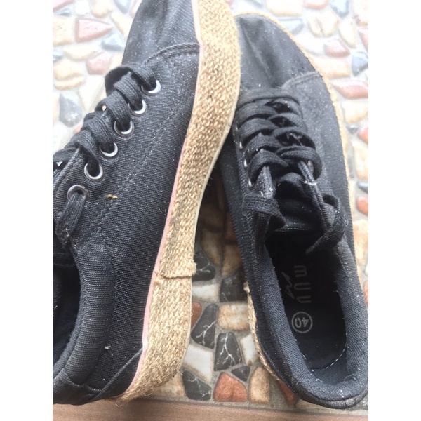 Preloved sneakers