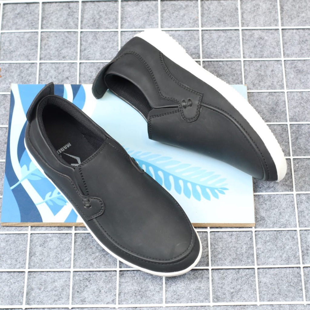 Enoz X Shaka - Sepatu Slip On Pria Original Kulit Synthetic PU Casual Formal Kerja Slop Cowok Branded Ori Distro Kasual Keren Modis Nyaman