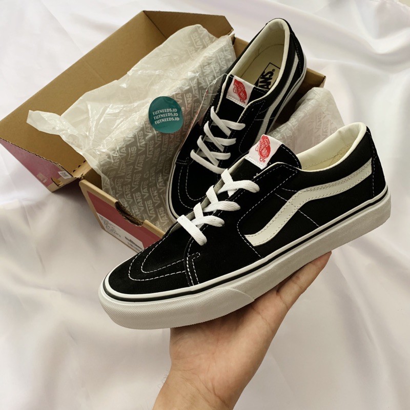 Vans SK8-Low Black/White Classic Original Resmi Store