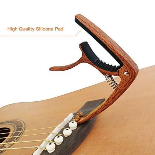 Capo gitar besi plus pin puller warna kayu natural / penjepit sebar plus pencabut pin bridge gitar