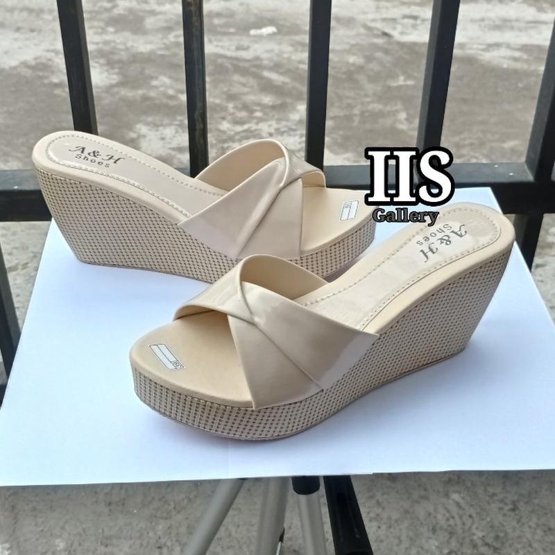 [ Diskon 40 Persen ] Airi Enka Wedges Tinggi  Modern Korea Wedges Hitam Sepatu Sandal Wanita Wedges 