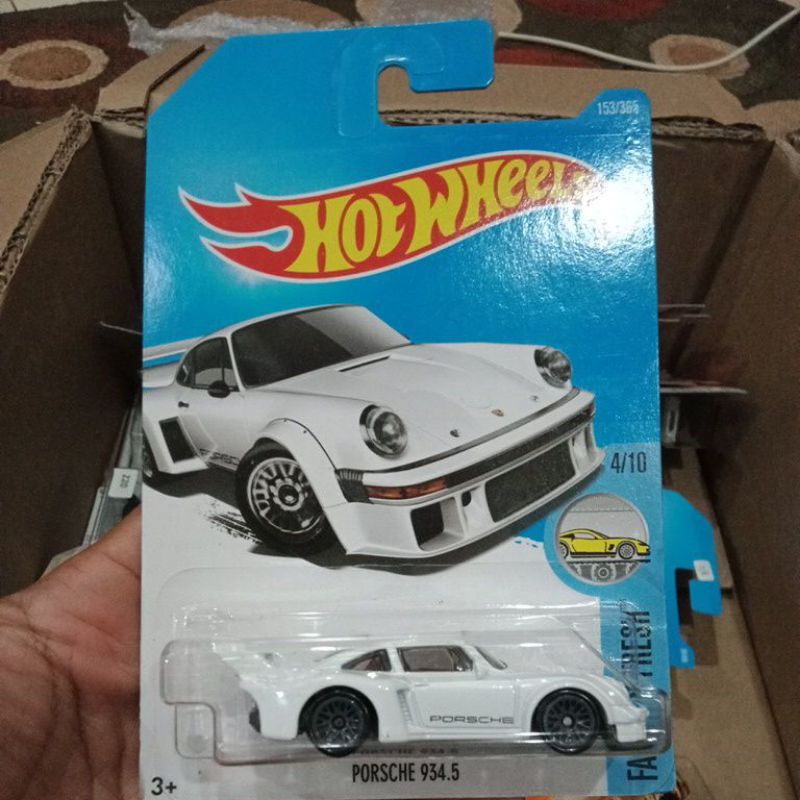 Hot wheels Porsche 934.5