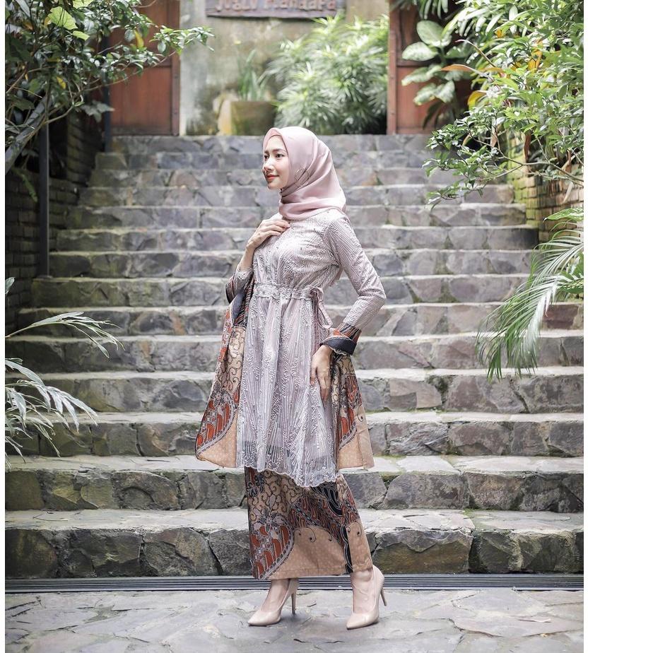 Modern.. Couple Kebaya Modern Baju Wisuda Tunangan Lamaran Terbaru Baju Batik Brokat Couple Kebaya T