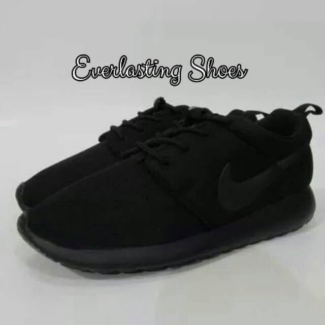 sepatu nike roshe run full black