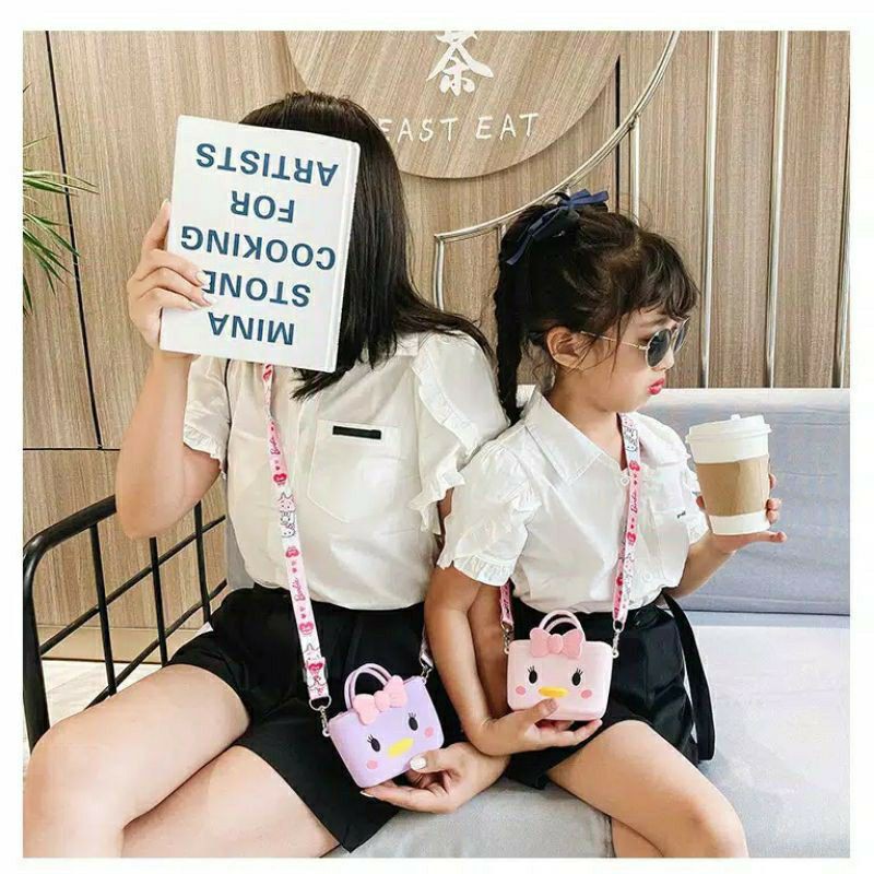 tas selempang jelly rubber persegi kitty daisy