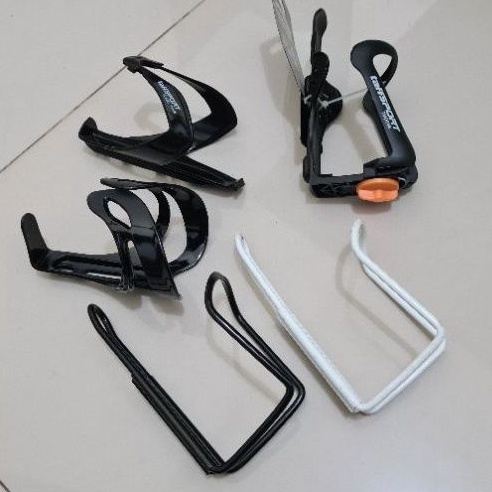 BOTTLE CAGE TEMPAT BOTOL RAK BRACKET DUDUKAN MOUNTING AIR MINUM SEPEDA MTB ROADBIKE BALAP MINION ROAD BIKE SELI LIPAT FOLDING BIKE FEDERAL KLASIK CLASSIC COMMUTER CITY BIKE BICYCLE BIDON ALLOY ATOM PLASTIC ALUMUNIUM