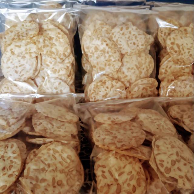 

Kerupuk tempe / "ANEKA" keripik tempe / cemilan & lauk