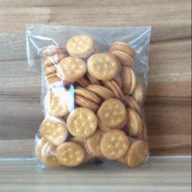 

Biskuit kacang 500gr