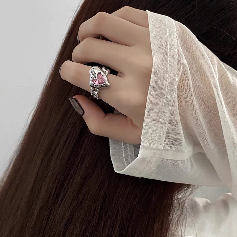 Cincin Silver Model Terbuka Dapat Disesuaikan Aksen Kristal Bentuk Hati Warna Pink Untuk Wanita