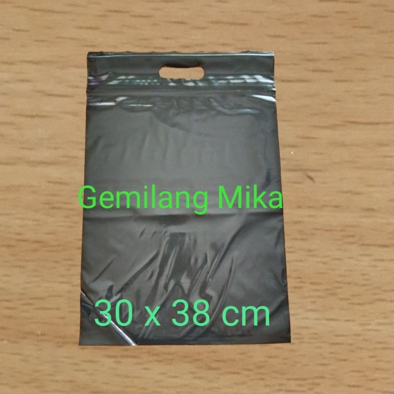 Plastik HITAM jinjing Ziplock sepatu/baju Laundry 30x38 +7cm MURAH(isi 10 lembar)