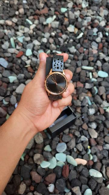 Jam tangan komono estelle cutout black rose