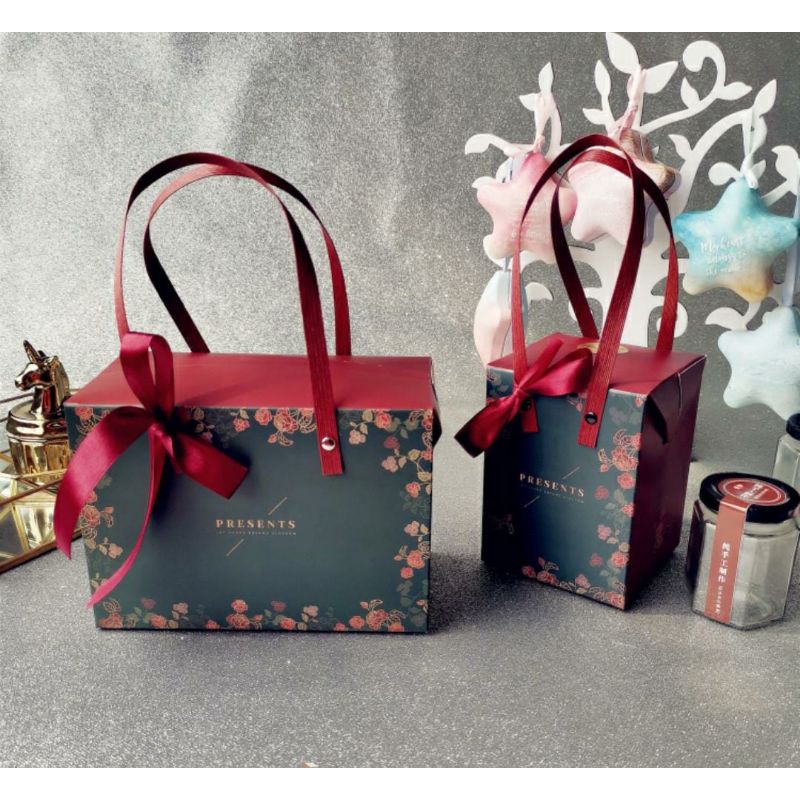 

BOX GABLE JINJING (TANPA PITA) / BOX HAMPERS / BOX GIFT / BOX SOUVENIR / BOX PESTA / BG01