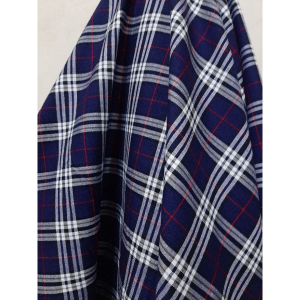 Kain Kotak Semi Wool per 25 cm = 11.000, minimal pesanan 1 meter = klik 4x ( dasar biru navy garis m