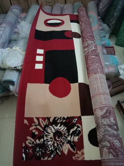 Karpet Permadani Motif Ukuran 210x310 cm Kualitas Premium Bahan Lembut dan Halus