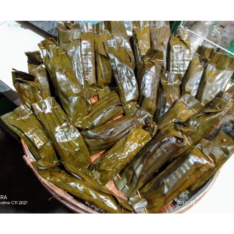 

LONTONG DAUN /LONTONG NASI 1pcs