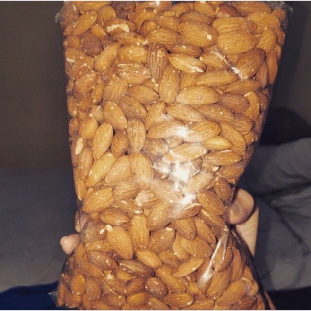 

Blue Diamond Almond Roasted Premium 1 KG/ Kacang Almond Panggang 1 KG