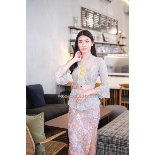 AYUMI SERIES KEBAYA BALI LENGAN LONCENG TEROMPET LACE