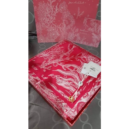 Buttonscarves El Mar Minorca Conch Satin